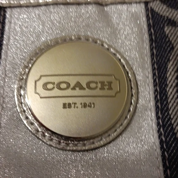 RARE Coach Denim Kisslock EUC β¨οΈ - Picture 4 of 11
